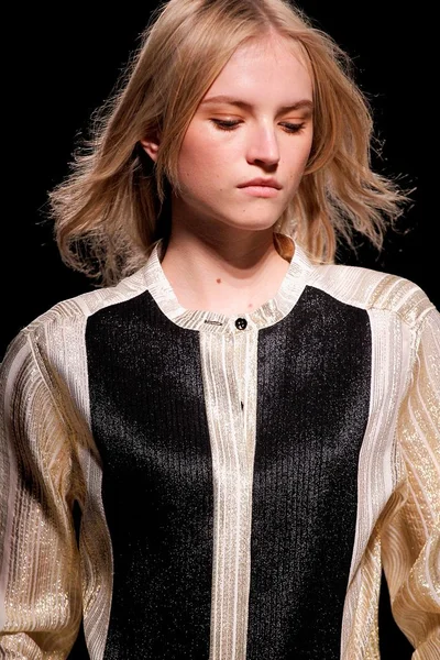 Look 37